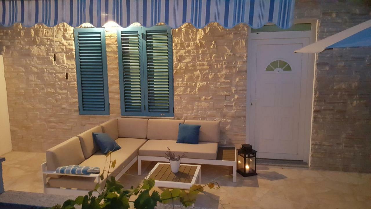 Vila Sentio Mare-Apartments Livaic Zeljko Pirovac Exterior photo